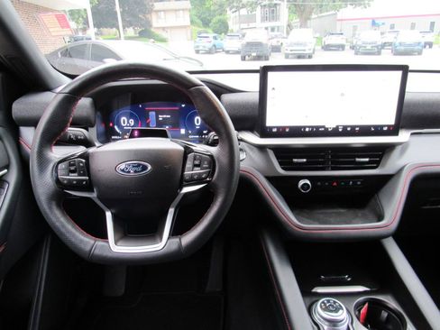 Used 2025 Ford Explorer ST-Line AWD/4WD image 5