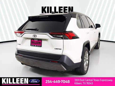 Used 2021 Toyota RAV4 Limited image 8