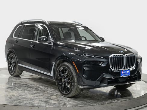 Used 2024 BMW X7 xDrive40i AWD/4WD image 9