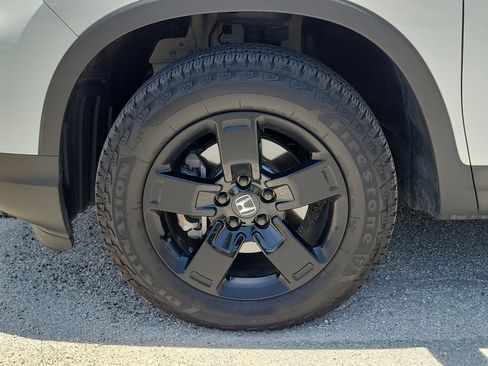 Used 2025 Honda Ridgeline Black Edition image 4