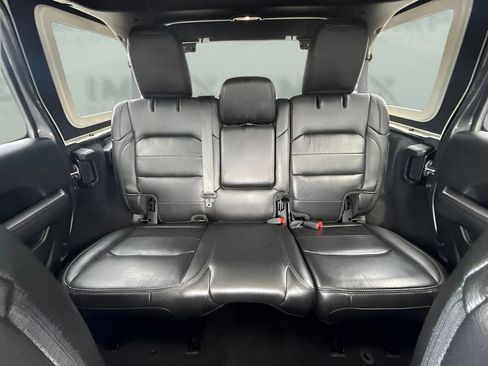 Used 2020 Jeep Wrangler Unlimited Sahara AWD/4WD image 6