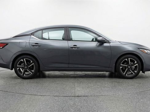 Used 2025 Nissan Sentra SV FWD image 11