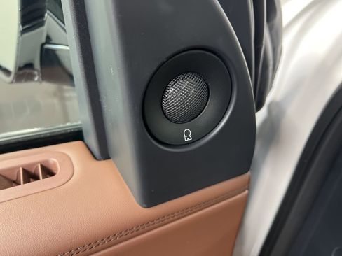 Used 2025 Lincoln Navigator Reserve image 32