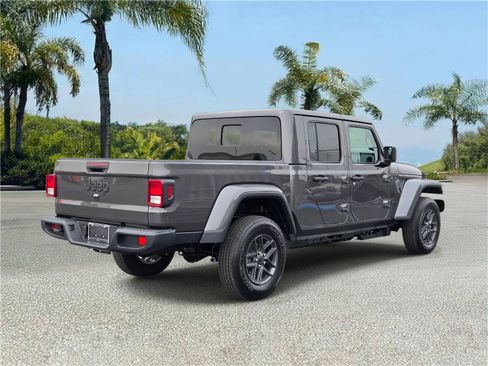 New 2026 Jeep Gladiator Sport image 4