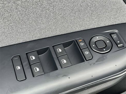 New 2025 Kia K4 EX image 23