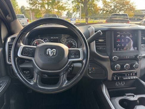Used 2020 RAM 2500 Big Horn w/ Night Edition AWD/4WD image 19