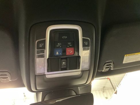Used 2022 RAM 1500 Laramie AWD/4WD image 29
