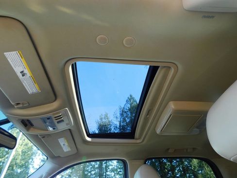 Used 2011 GMC Yukon Denali image 19