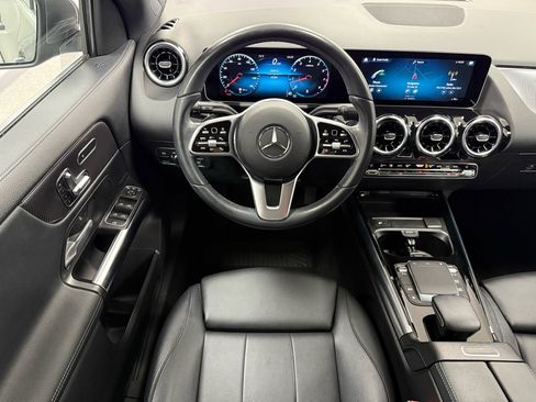 Used 2021 Mercedes-Benz GLA 250 4MATIC w/ Premium Package image 28