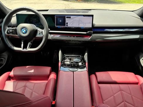 Certified 2026 BMW i5 eDrive40 w/ M Sport Package AWD/4WD image 18