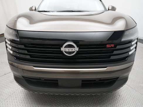 Certified 2025 Nissan Kicks SR image 21