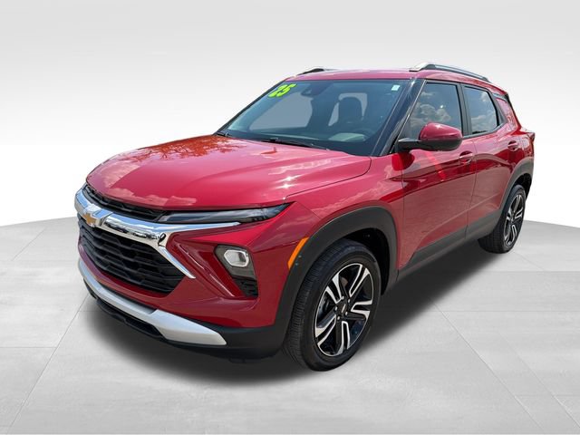 Used 2026 Chevrolet TrailBlazer LT w/ LT Cold Weather Package FWD image 3