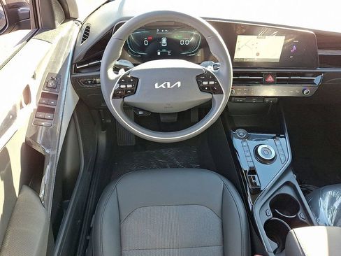 New 2025 Kia Niro EX w/ EX Cold Weather Package FWD image 7