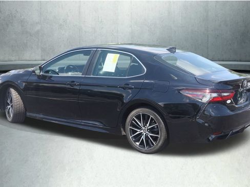 Used 2024 Toyota Camry SE FWD image 9