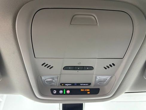Used 2020 Buick Enclave Essence FWD image 33