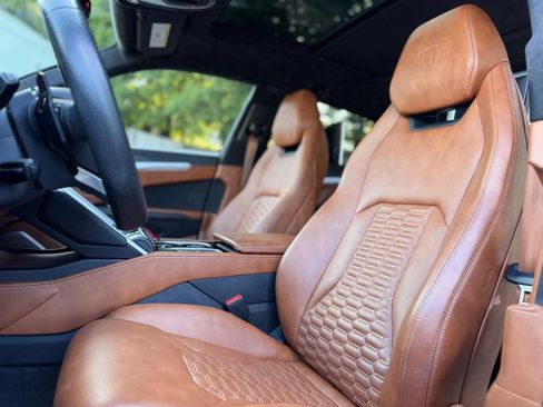 Used 2019 Lamborghini Urus AWD/4WD image 25
