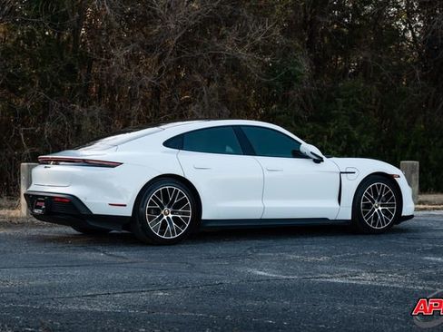 Used 2022 Porsche Taycan image 3