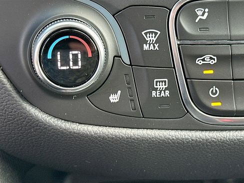 Used 2024 Chevrolet Equinox LT image 19