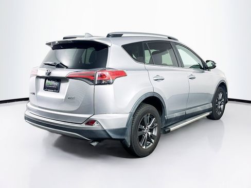 Used 2017 Toyota RAV4 XLE FWD image 9
