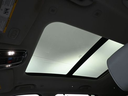 Used 2023 Jeep Grand Cherokee L Summit w/ Luxury Tech Group V image 11