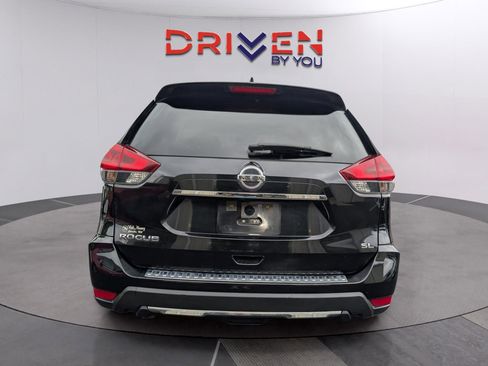 Used 2018 Nissan Rogue SL w/ Premium Package FWD image 3