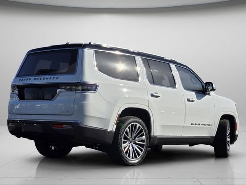 Used 2022 Jeep Grand Wagoneer Series III AWD/4WD image 23