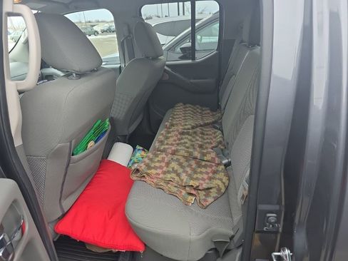 Used 2020 Nissan Frontier SV w/ Midnight Edition Floor Mats image 5