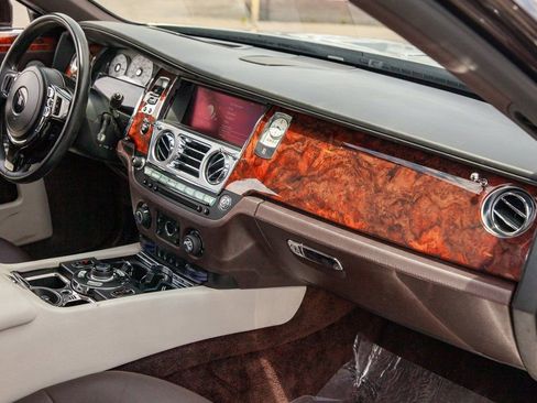 Used 2013 Rolls-Royce Ghost image 18