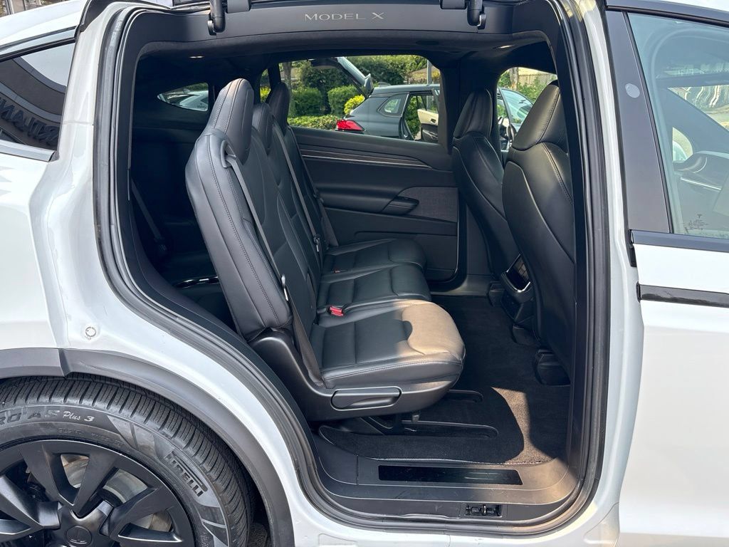 Used 2022 Tesla Model X AWD/4WD image 25