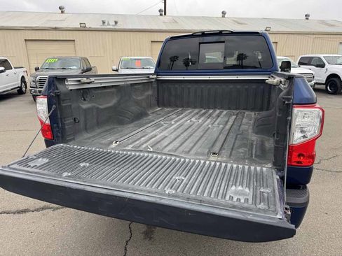 Used 2016 Nissan Titan SL image 45