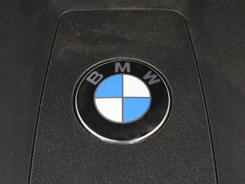 Used 2025 BMW 740i image 25