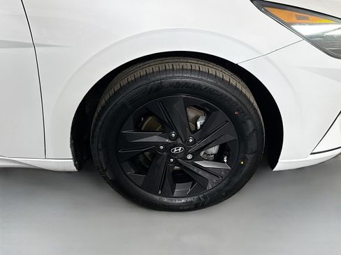 Used 2022 Hyundai Elantra SEL w/ Convenience Package FWD image 32