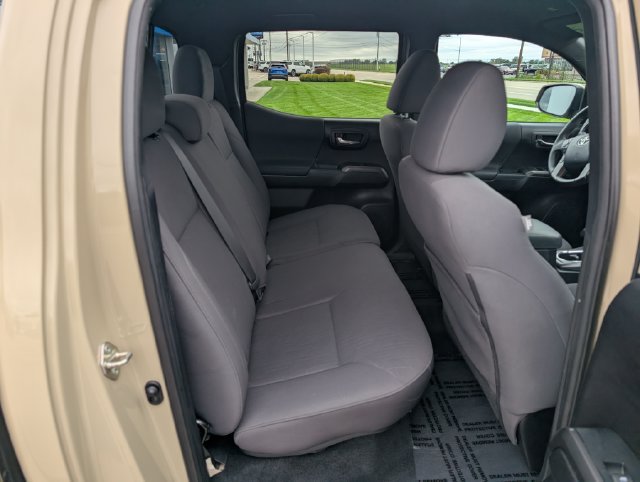Used 2019 Toyota Tacoma TRD Sport w/ Technology Package RWD image 6