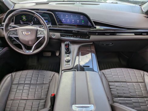 Used 2024 Cadillac Escalade ESV Sport Platinum w/ LPO, ONYX Package AWD/4WD image 15