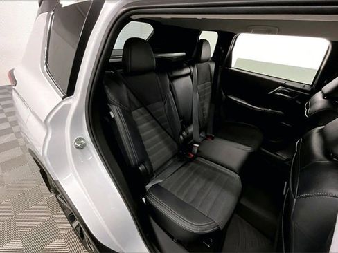 Used 2023 Mitsubishi Outlander Ralliart image 21