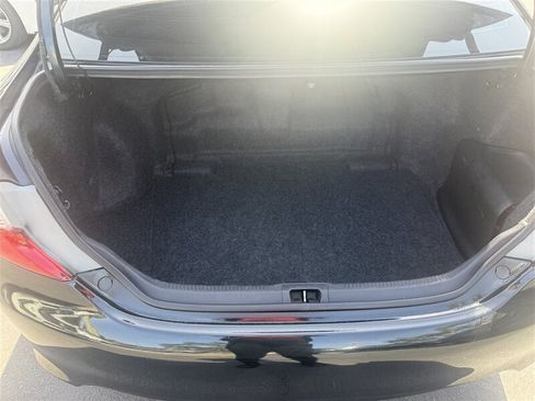 Used 2013 Toyota Camry XLE w/ Leather Pkg FWD image 9