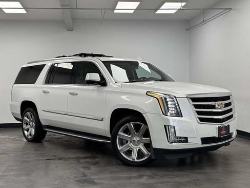 Used 2016 Cadillac Escalade ESV Luxury AWD/4WD image 5