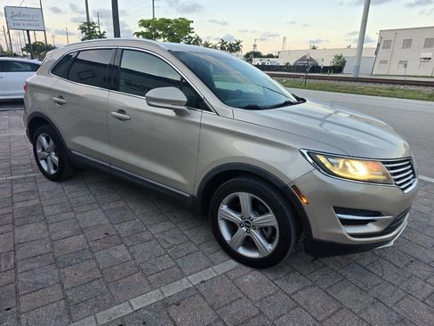 Used 2017 Lincoln MKC Premiere FWD image 4