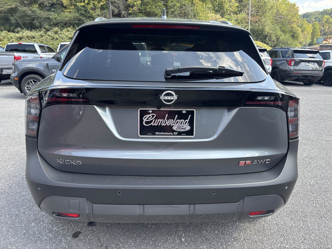 Used 2025 Nissan Kicks SR w/ SR Premium Package AWD/4WD image 3