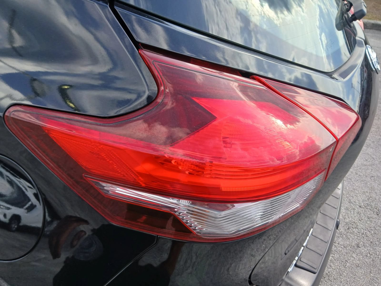 Used 2020 Nissan Kicks SR w/ SR Premium Package FWD image 14