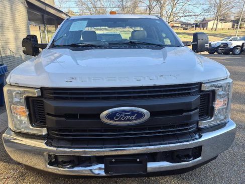 Used 2017 Ford F350 XL image 3