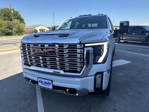 New 2026 GMC Sierra 2500 Denali w/ Denali Reserve Package image 12