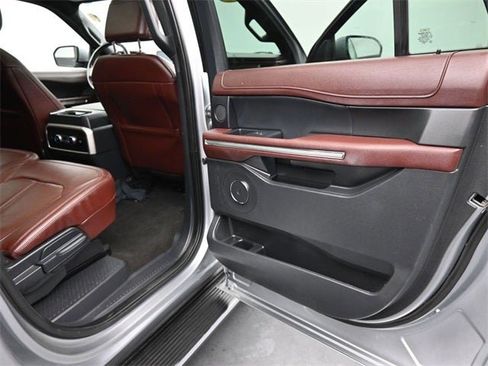 Used 2022 Ford Expedition Max Limited image 17