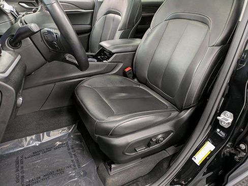 Used 2022 Jeep Grand Cherokee L Limited image 9