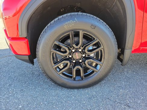 New 2026 GMC Sierra 1500 Elevation image 11