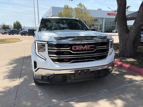 Used 2025 GMC Sierra 1500 SLT AWD/4WD image 3