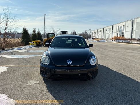 Used 2017 Volkswagen Beetle 1.8T S image 2