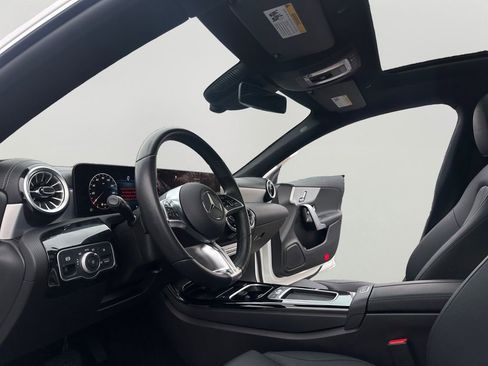 Used 2025 Mercedes-Benz CLA 250 4MATIC image 9