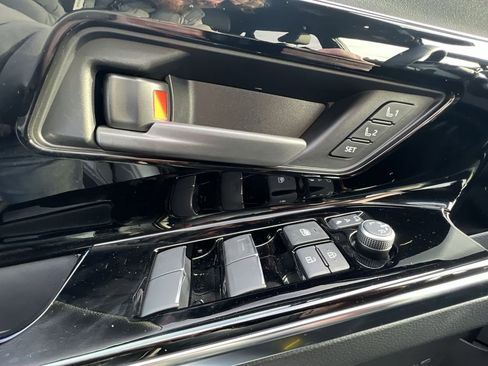 Used 2023 Subaru Solterra AWD image 22