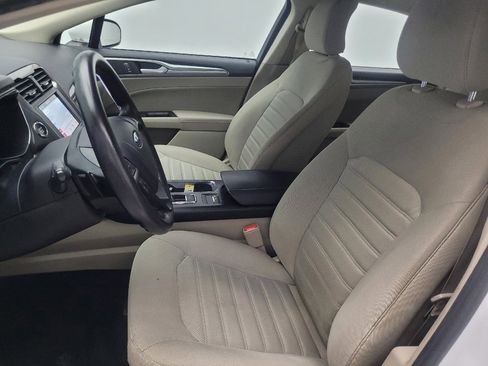 Used 2019 Ford Fusion SE image 17